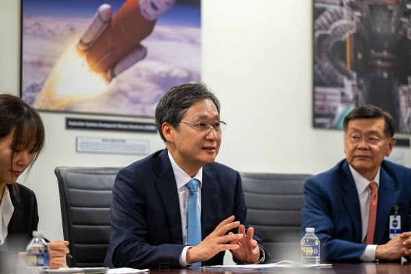 韓國努里火箭單次搭載15顆衛星 創發射新紀錄