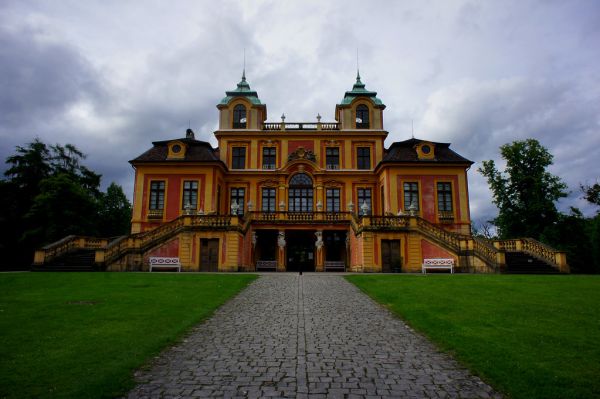 Palace of Earthly Honour