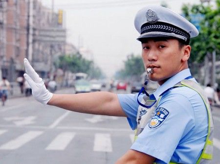 Guangxi Police Detain 52 Singaporeans Over Alleged Pyramid‑Scheme Fraud