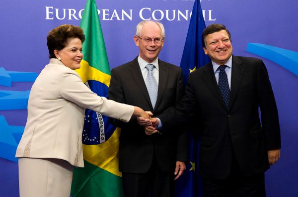 Brazil Issues Emergency Decree to Ban Online Betting and Wind Down Sector