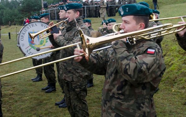 Poland scrambles military aircraft during heavy Russian airstrikes across western Ukraine