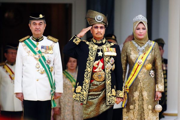 Malaysia Grants Royal Pardon and House Arrest to Former PM Najib Razak