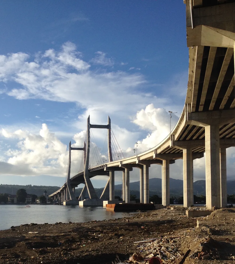 Red-White Bridge