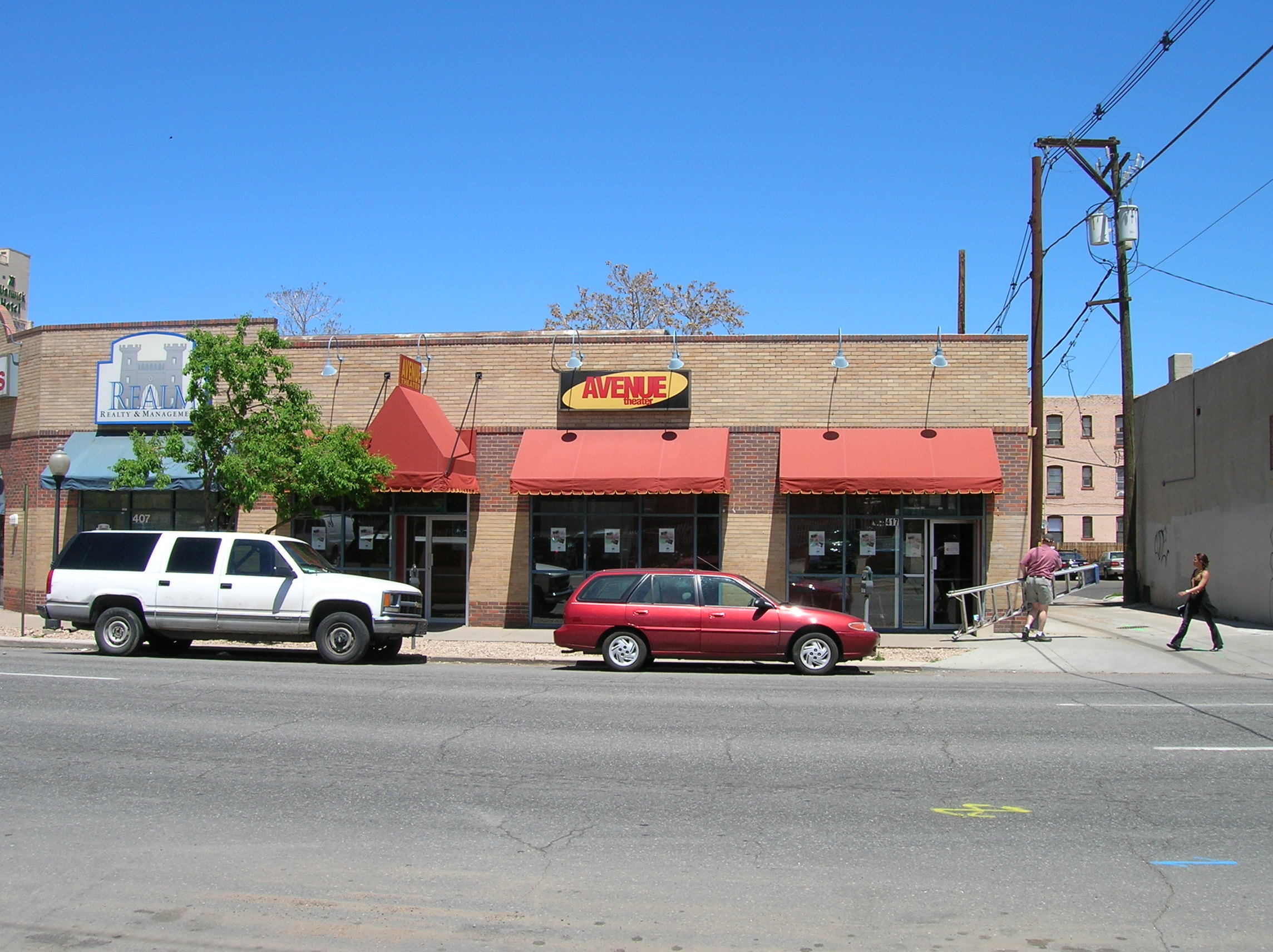 Avenue Theater