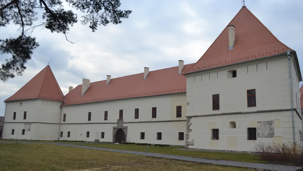 Mikó Castle