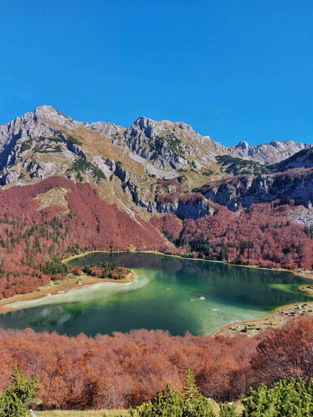 Trnovačko Lake