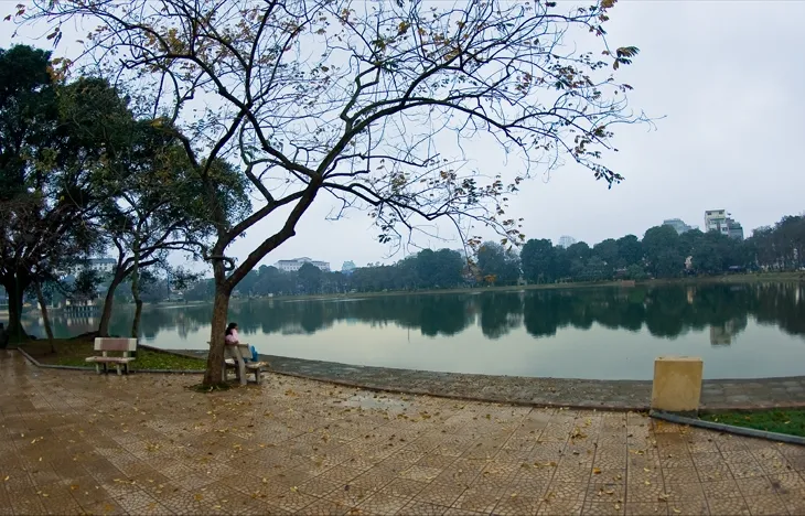 Thiền Quang Lake