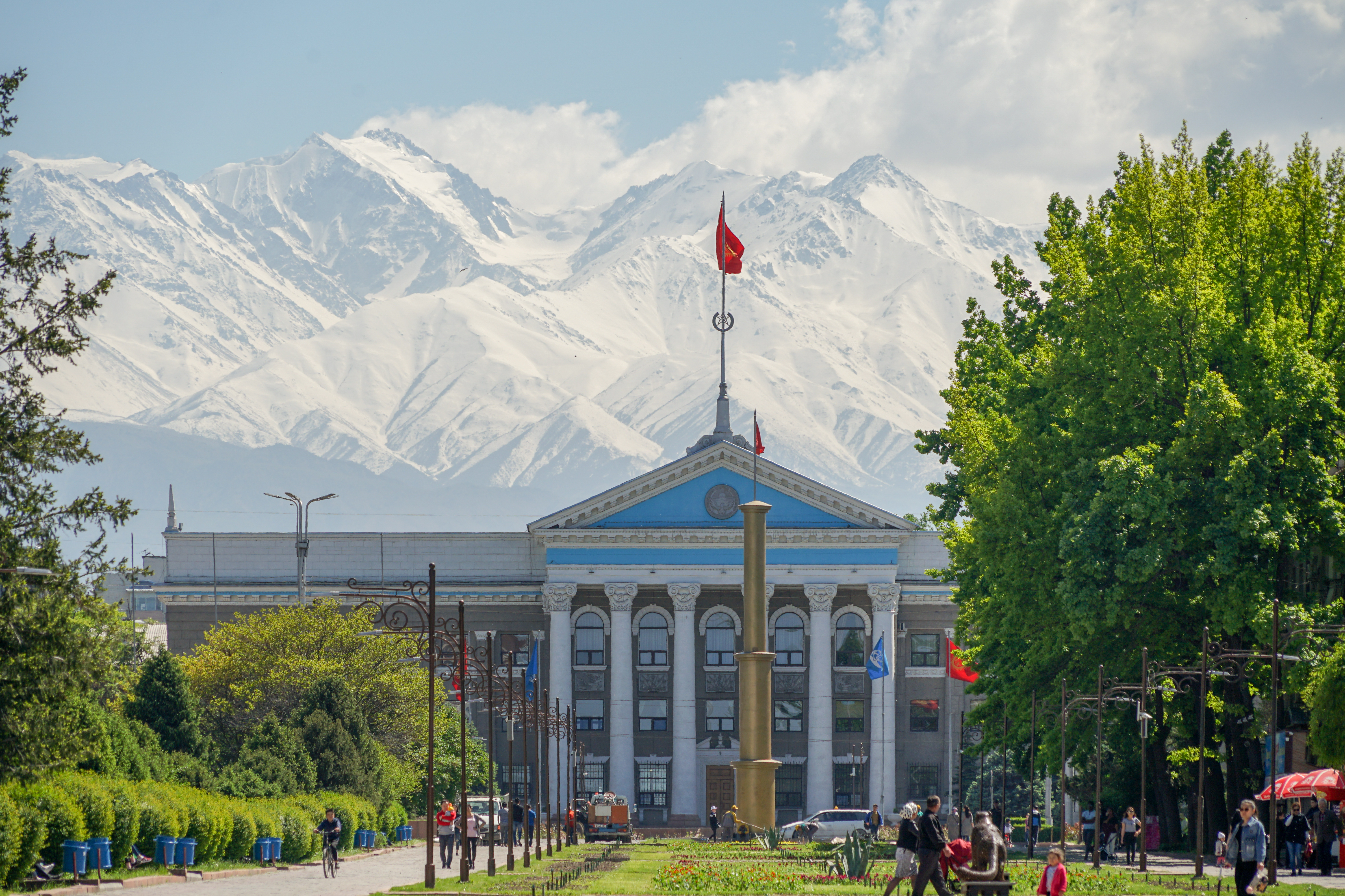 Kyrgyzstan, Kyrgyzstan