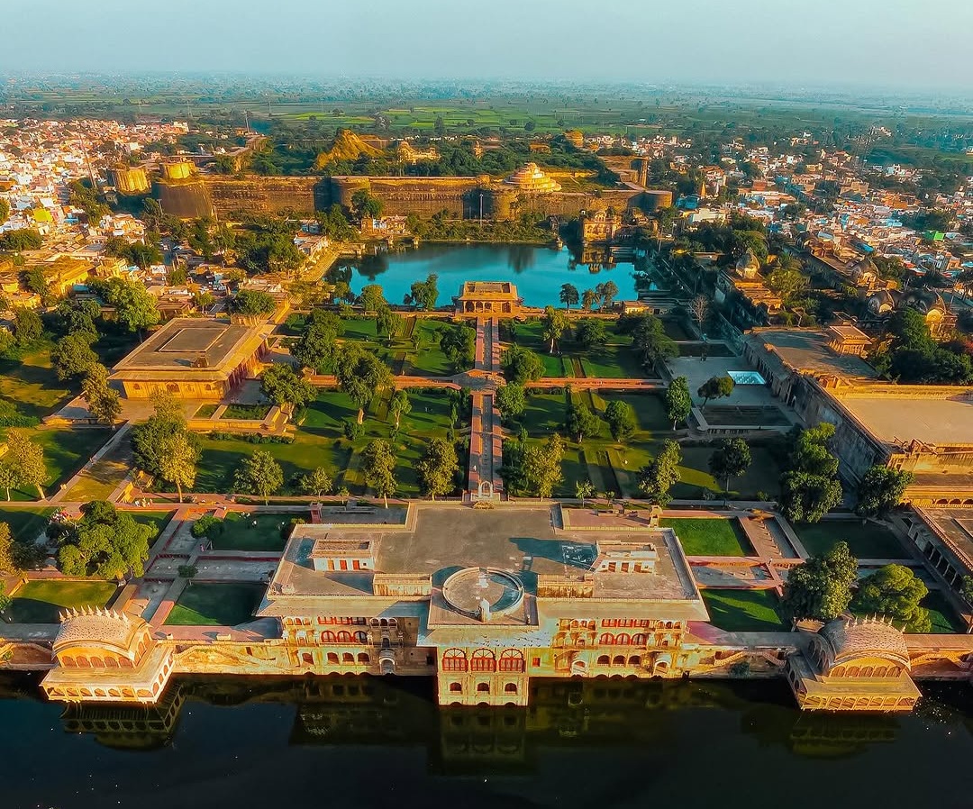 Deeg Palace