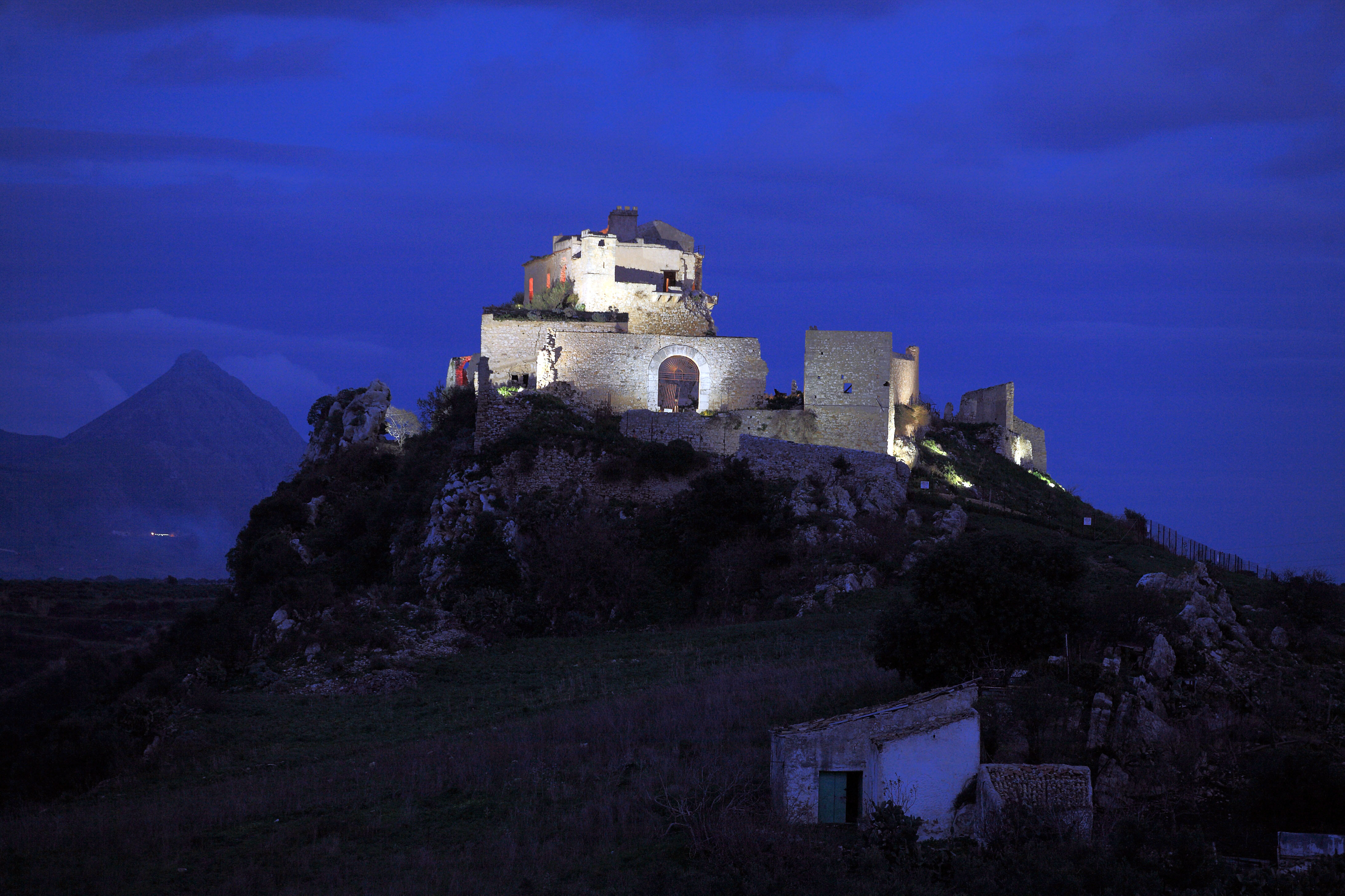 Calatubo Castle