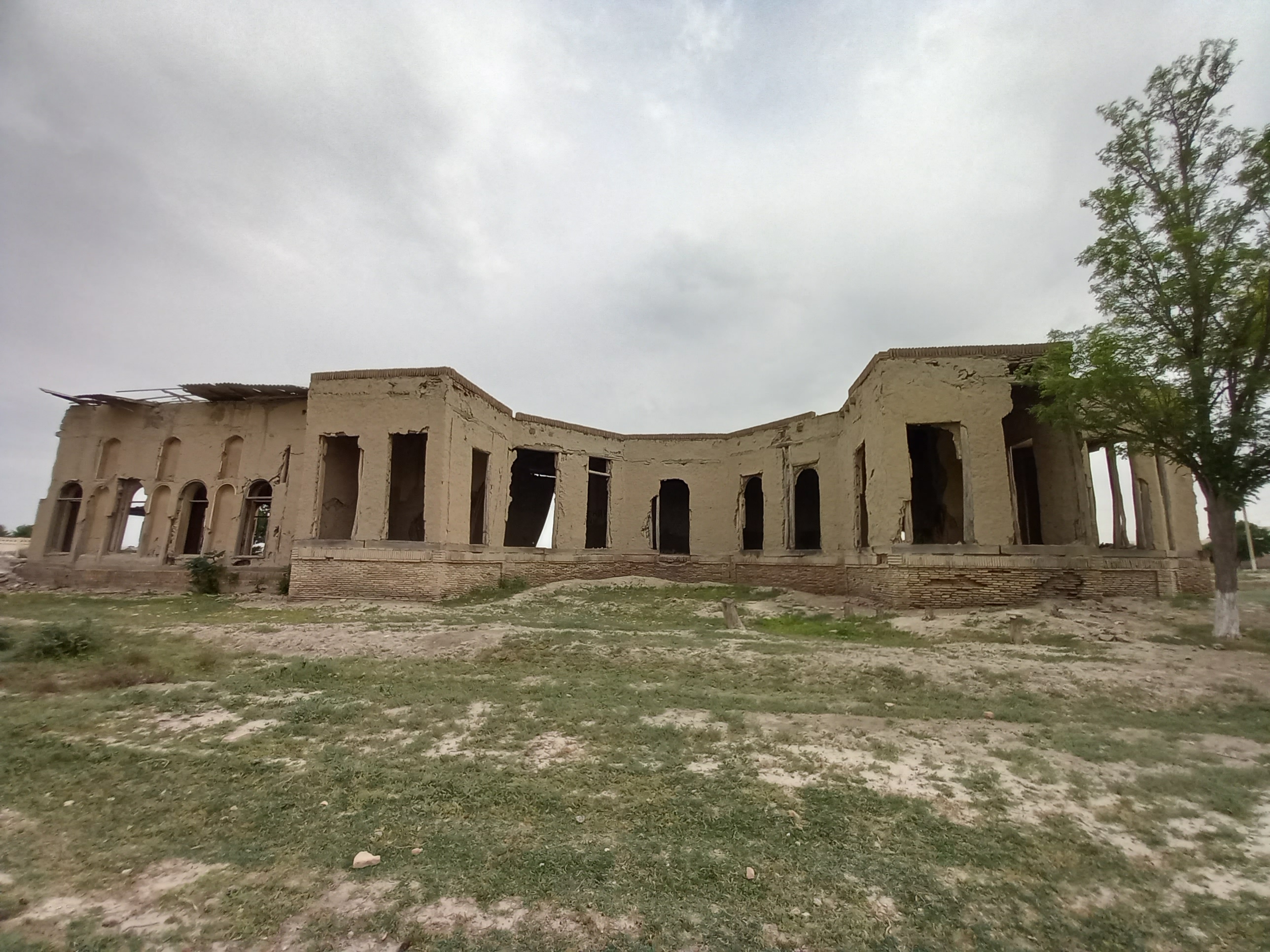 Mirza-Charbagh Residence