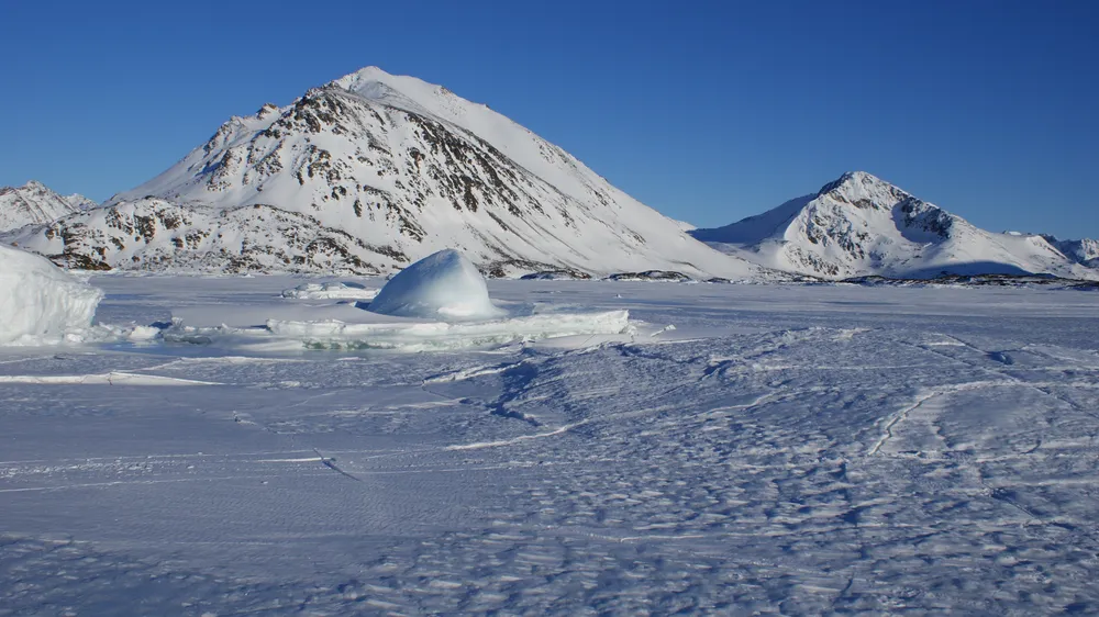 Apusiaajik Island