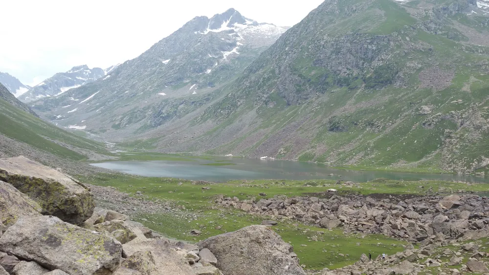 Izmis Lake