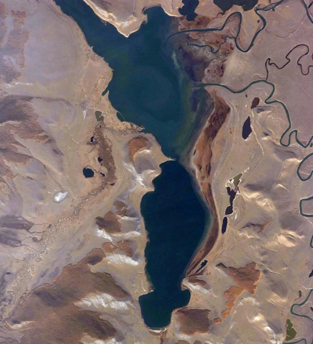 Dood Tsagaan Lake