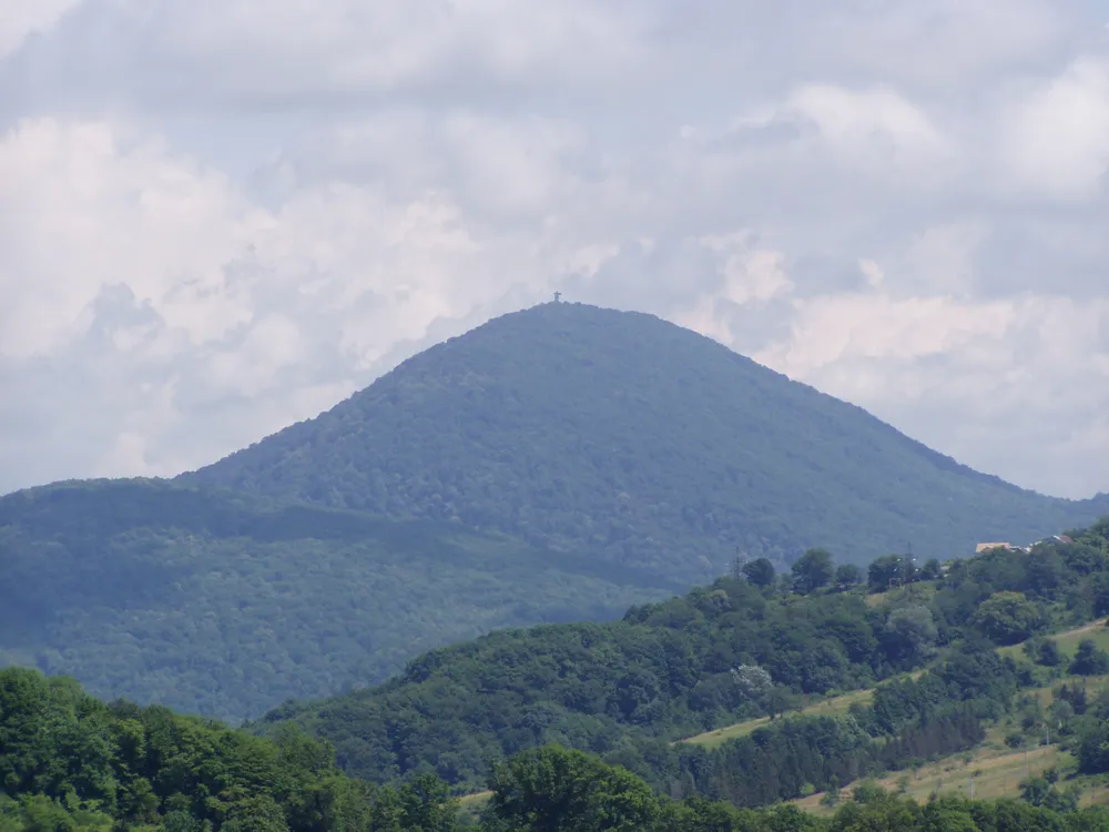 Mount Akhun