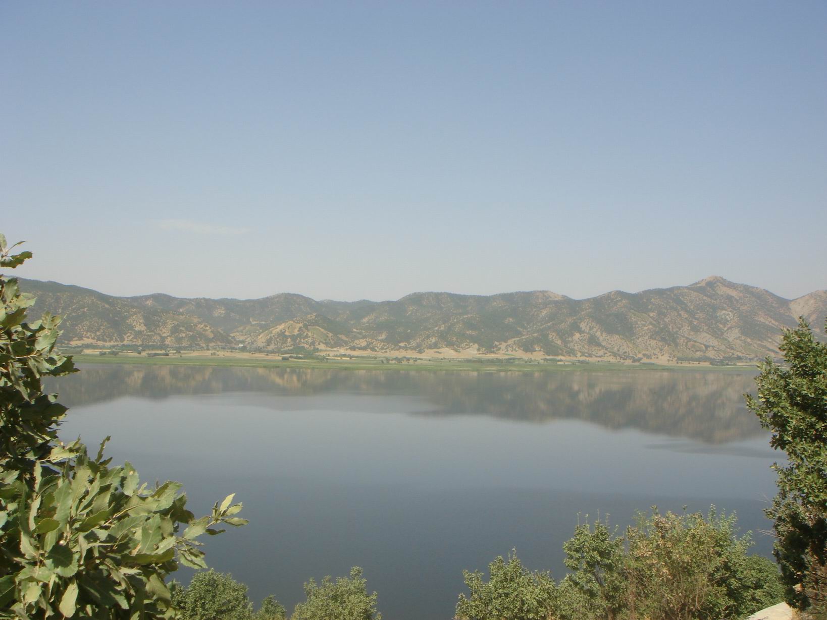 Zarivar Lake