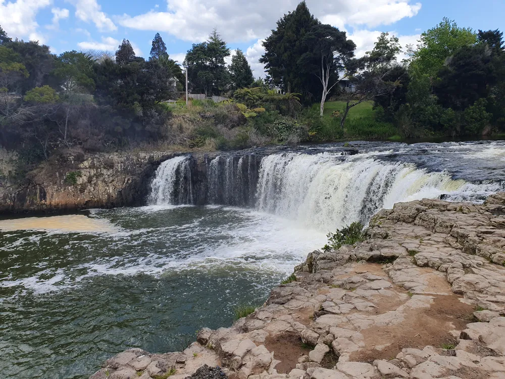 Haruru Falls