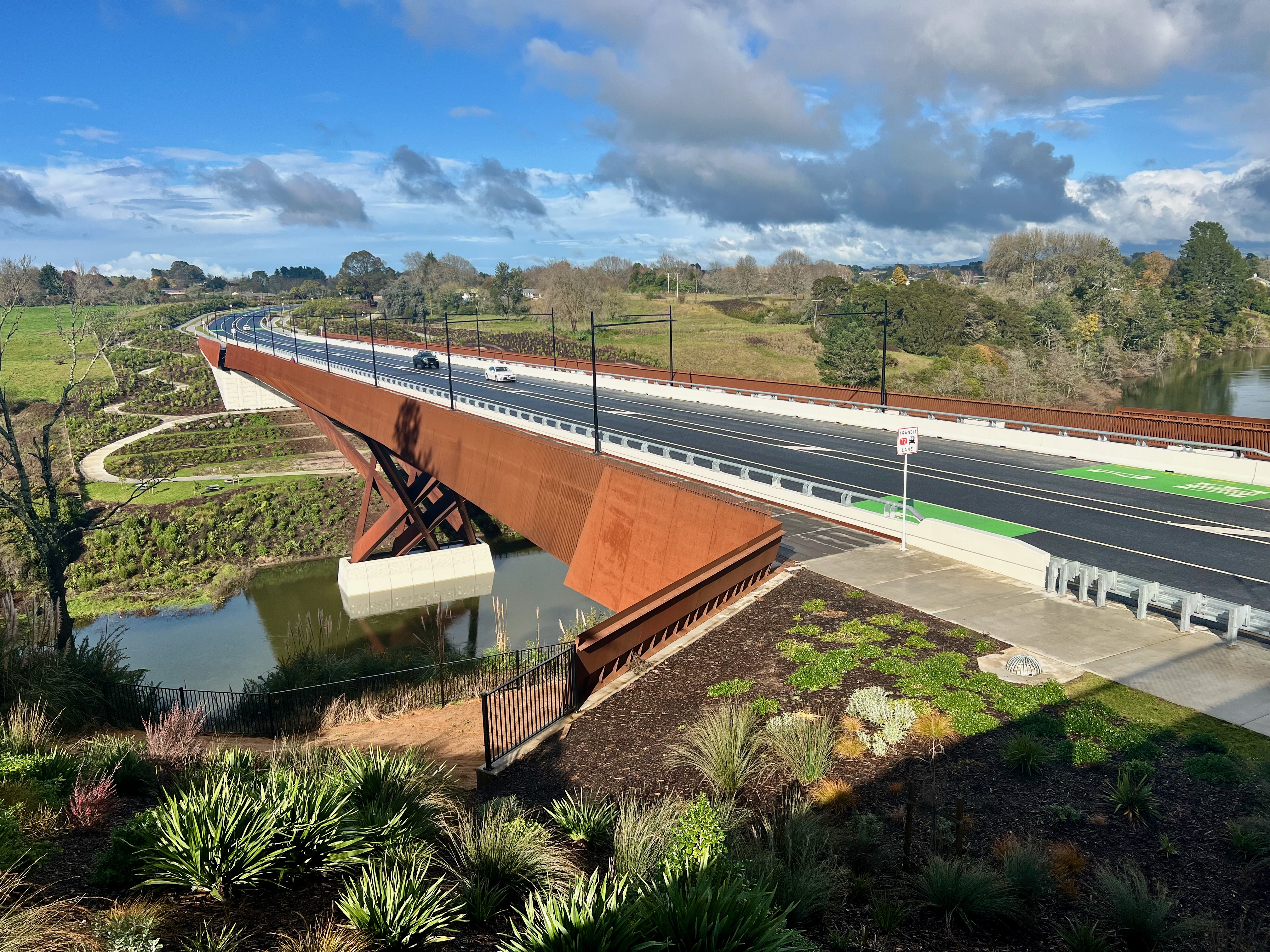 Te Ara Pekapeka Bridge
