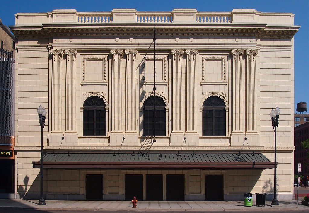 Cowles Center for Dance and the Performing Arts