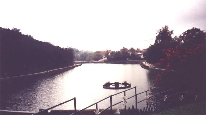 Paseo de los Lagos