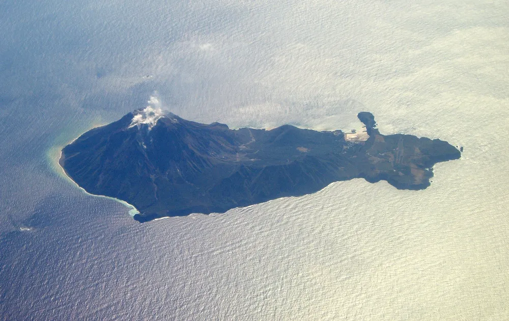 Mount Iō