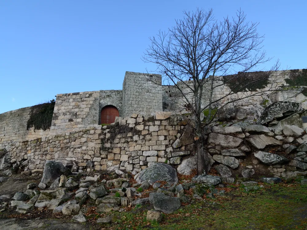 Castle of Carrazeda (ruins)
