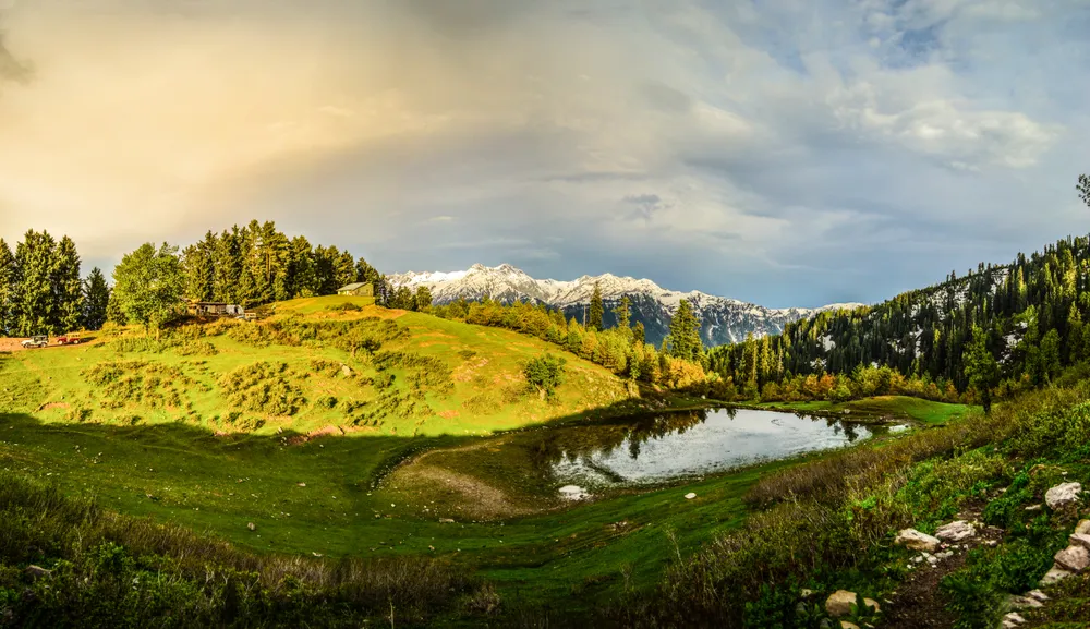 Lulusar Lake