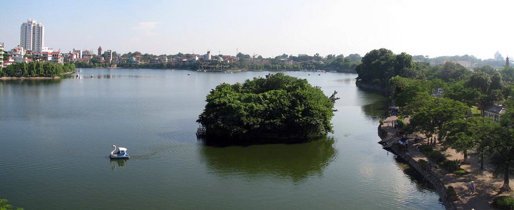 Trúc Bạch Lake