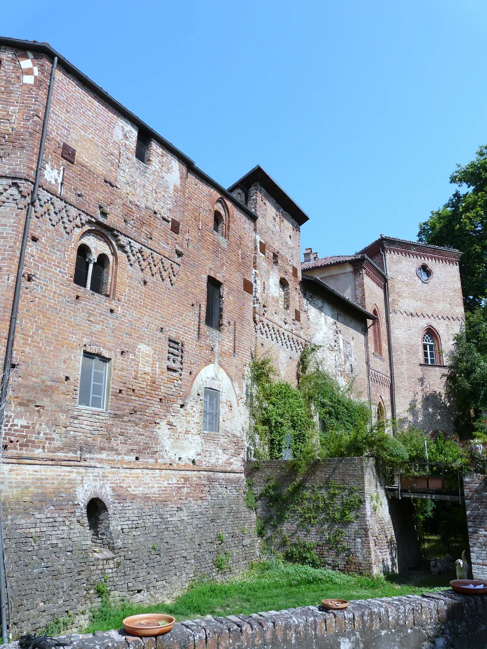 Castello Sannazzaro