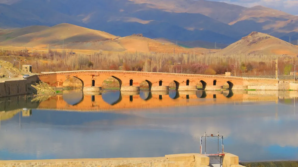 Qeshlaq Bridge