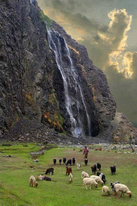 Manthokha Waterfall