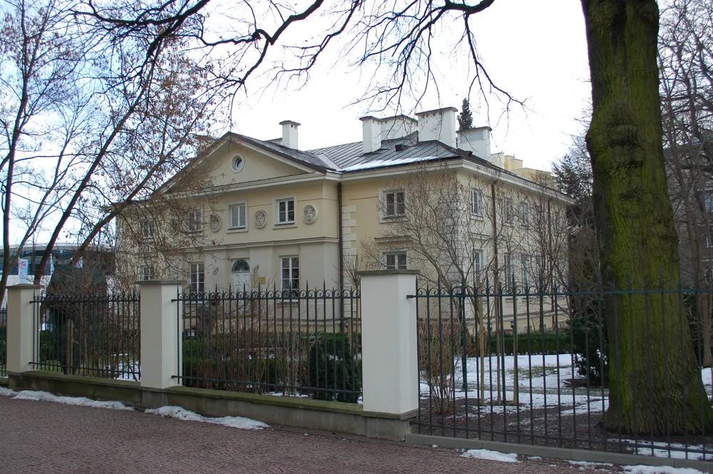 107A Puławska Street in Warsaw - "Henryków" palace