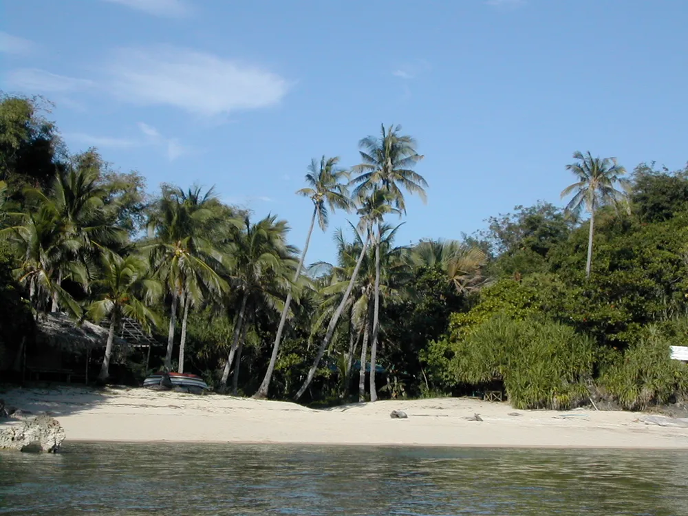 Taklong Island