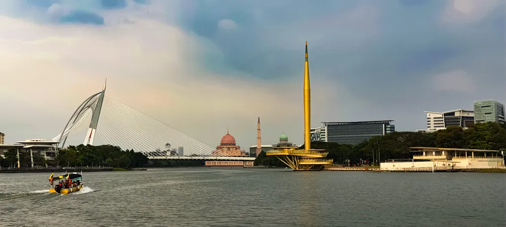 Putrajaya Lake