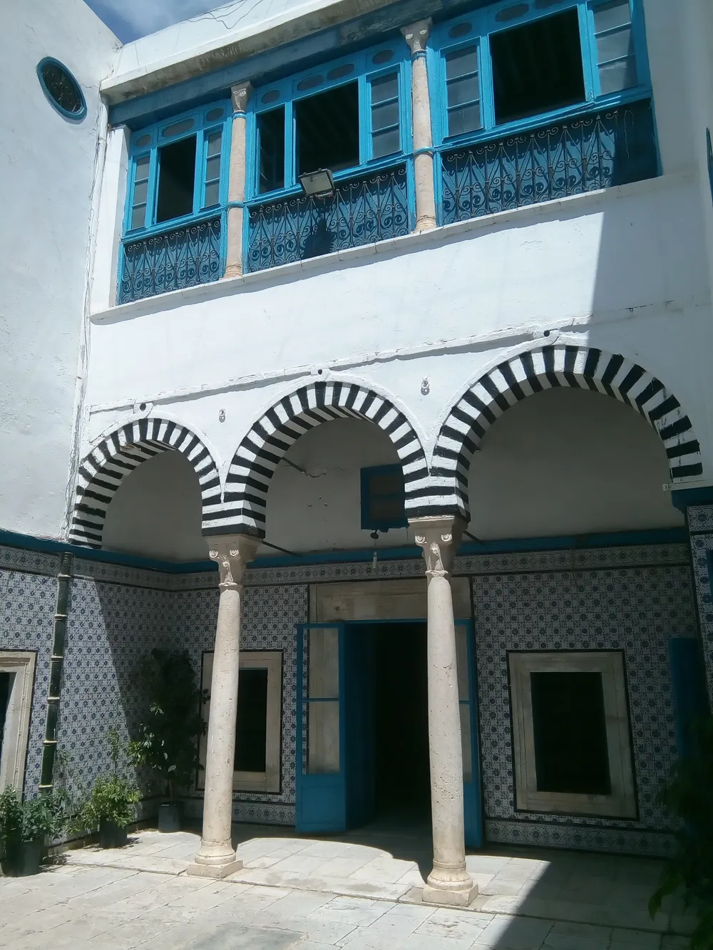 Dar Ben Achour