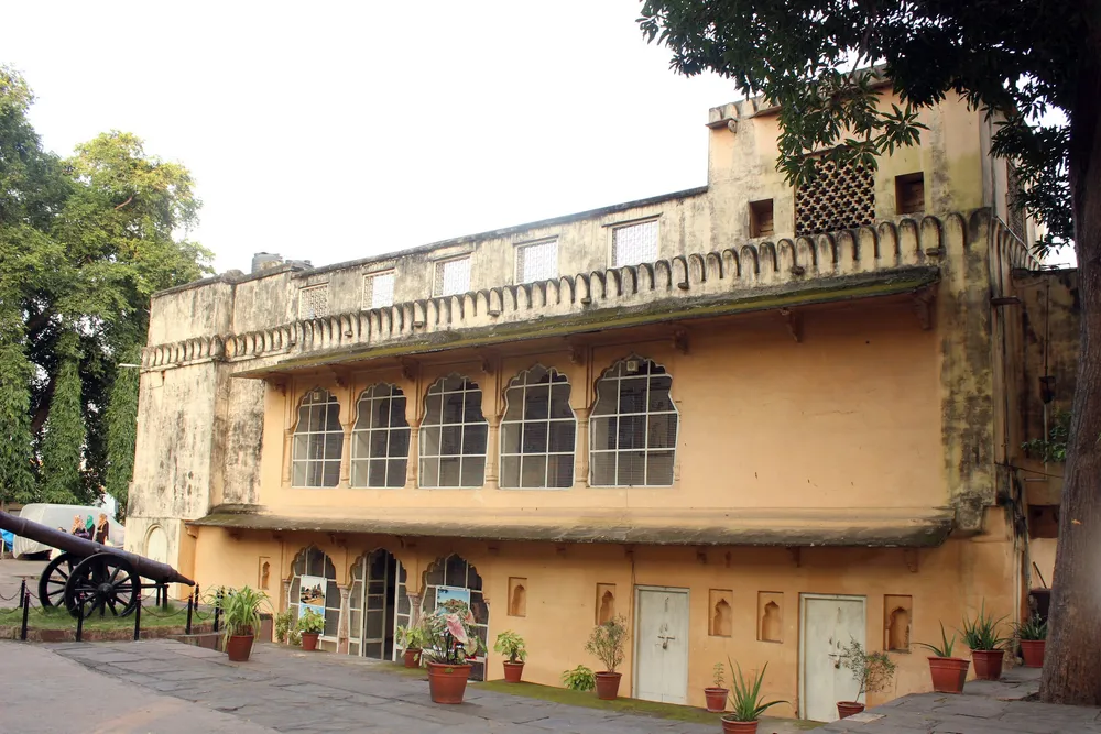 Kamlapati palace