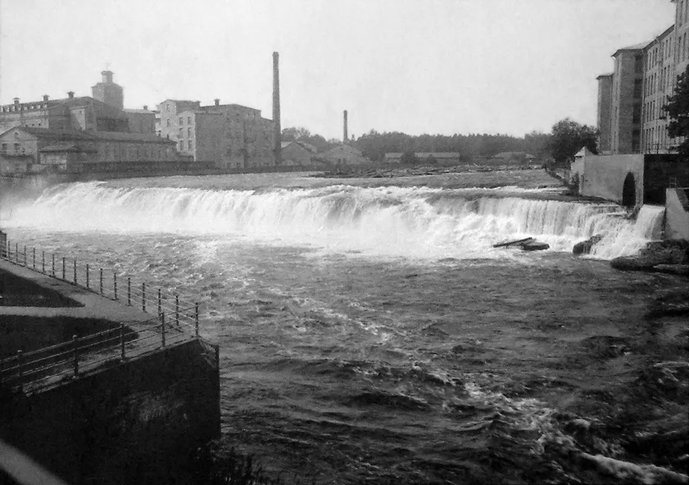Narva Waterfall