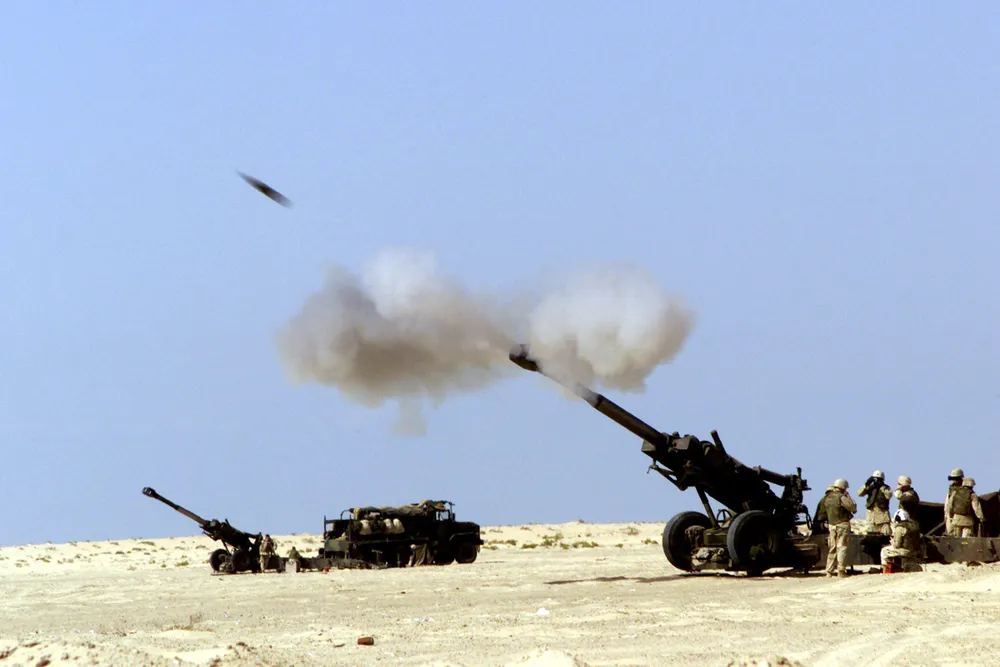 Iraq Attacks Saudi East‑West Pipeline with Projectiles, Stops Flow