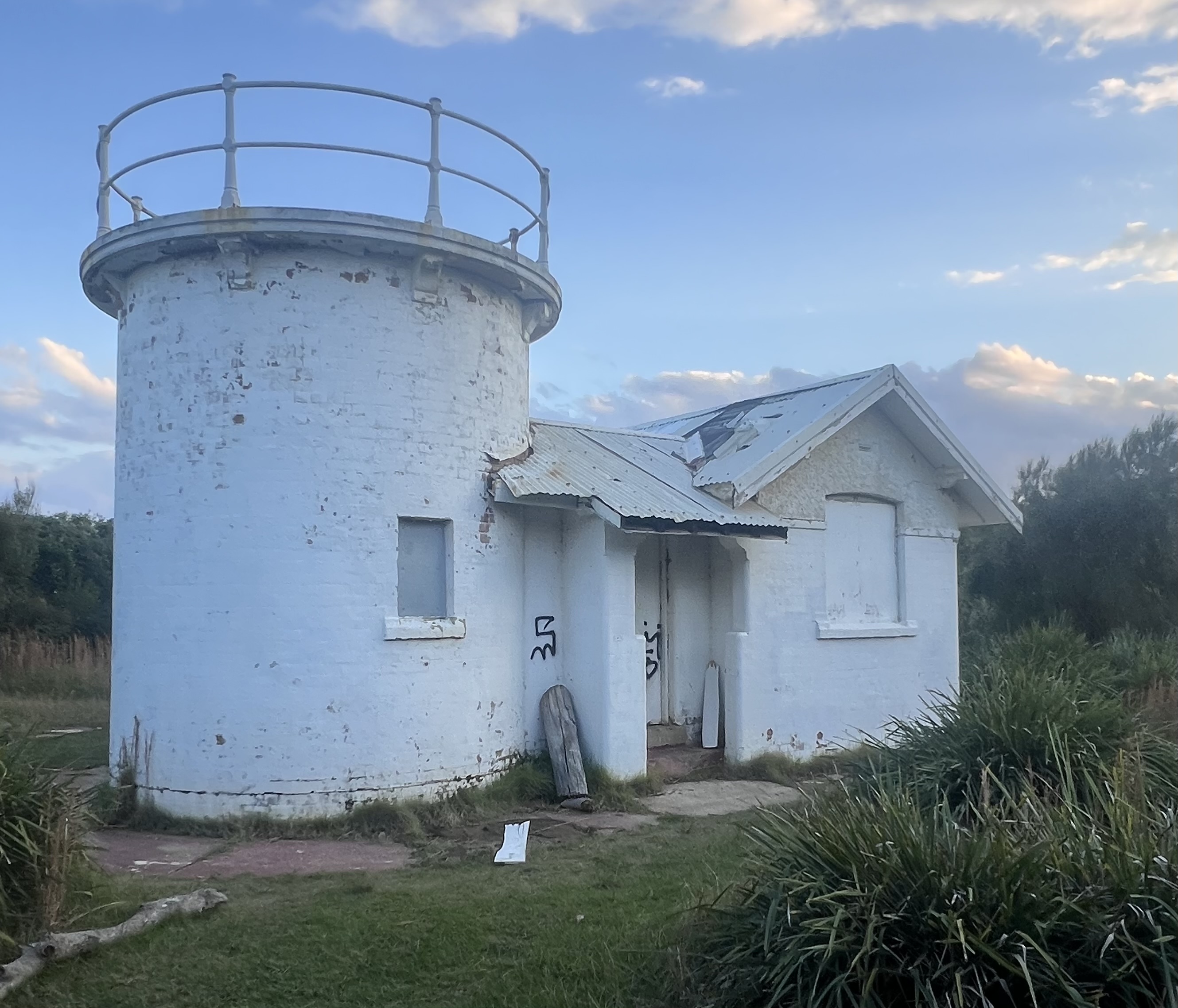 Crookhaven Heads Light