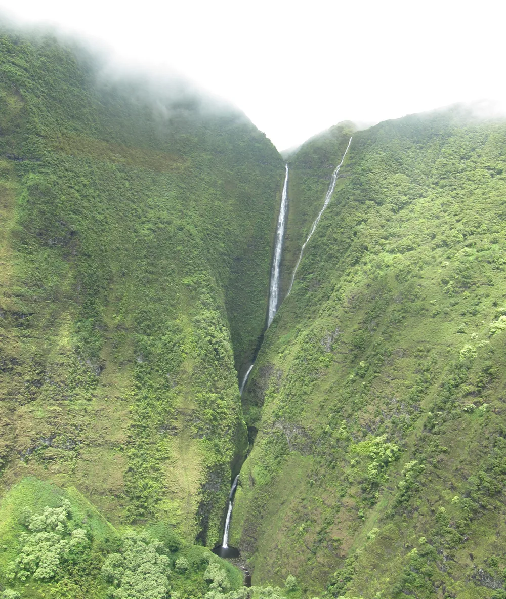 Oloʻupena Falls