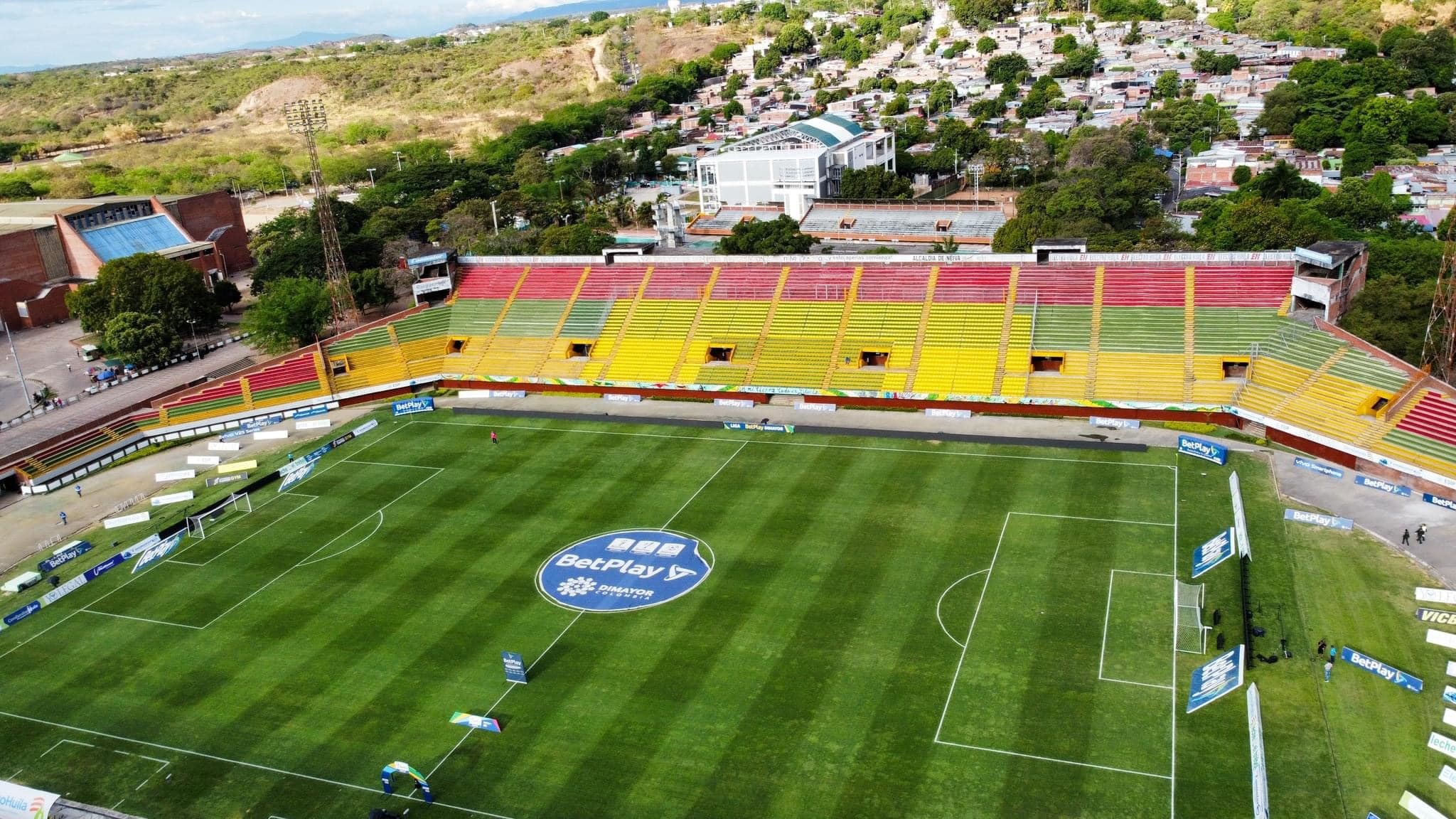 Estadio Guillermo Plazas Alcid
