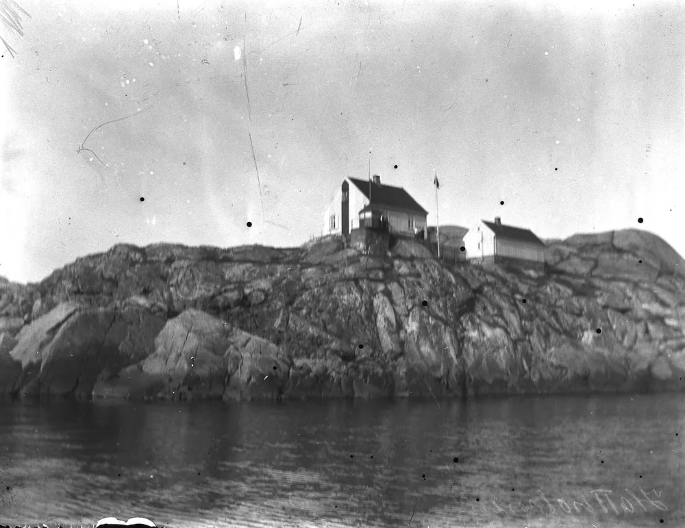 Hatholmen Lighthouse