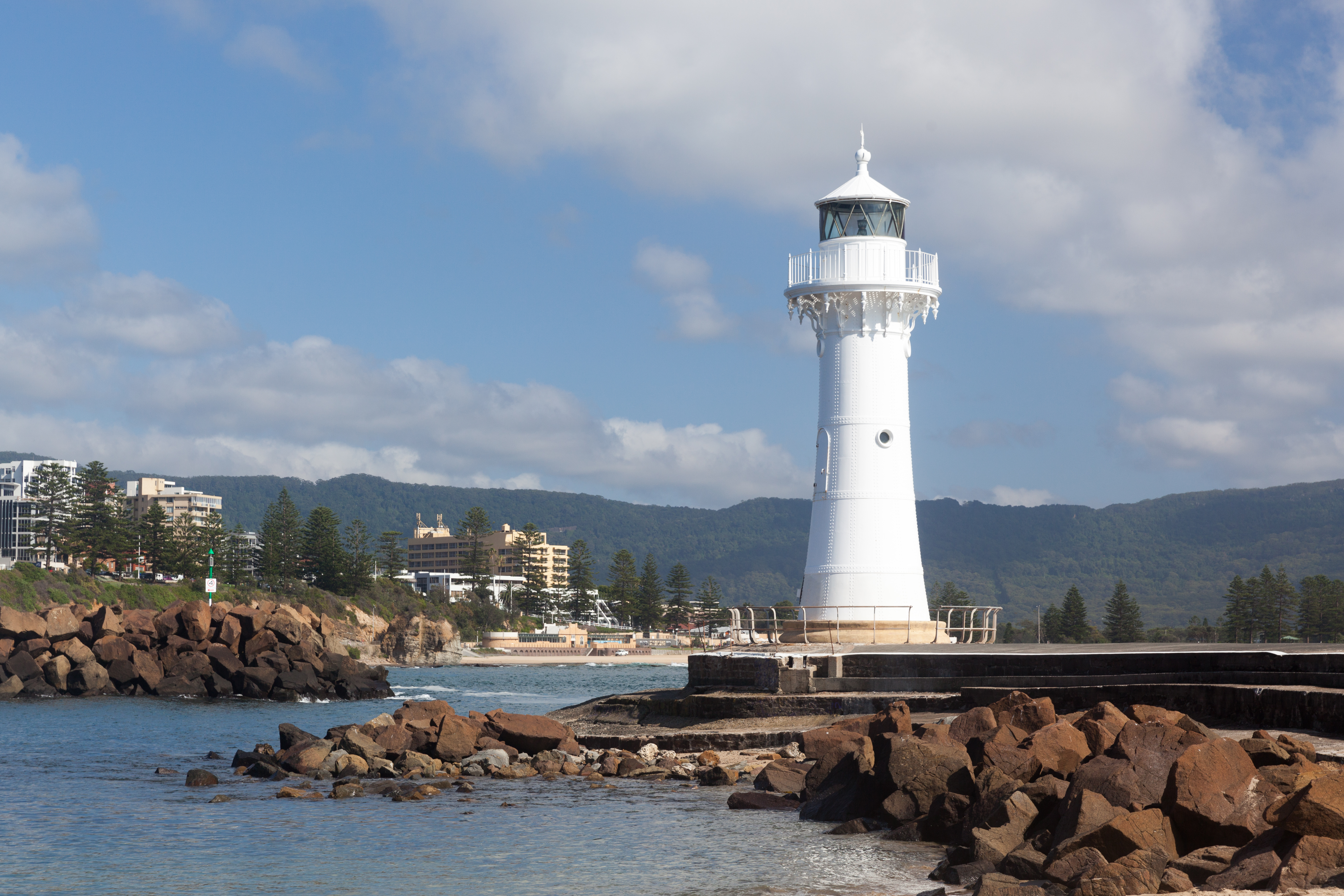 Wollongong Breakwater Lighthouse