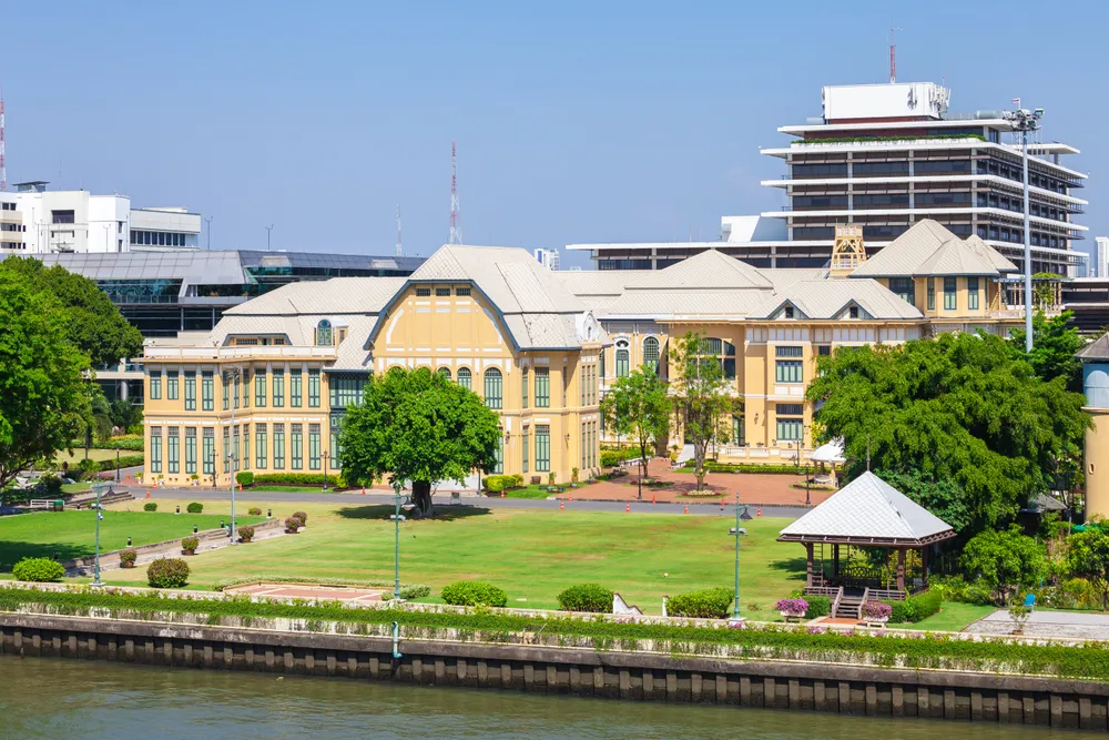Bang Khun Phrom palace