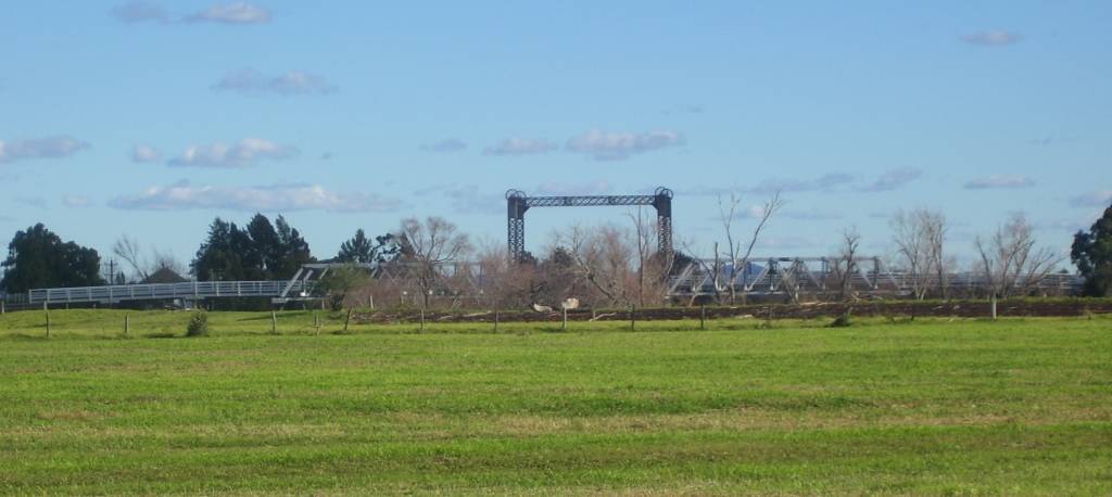 Hinton Bridge over Paterson River