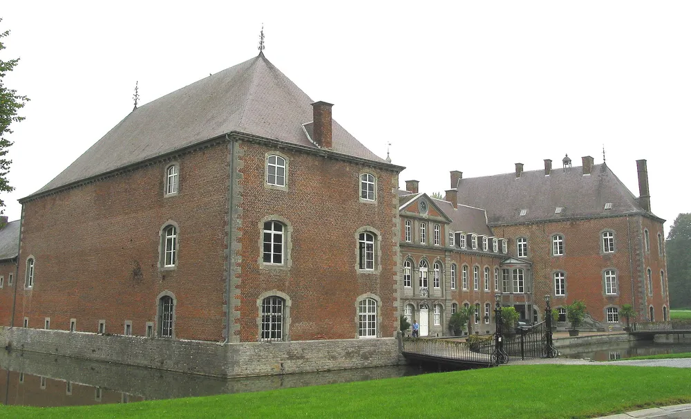 Franc-Waret Castle
