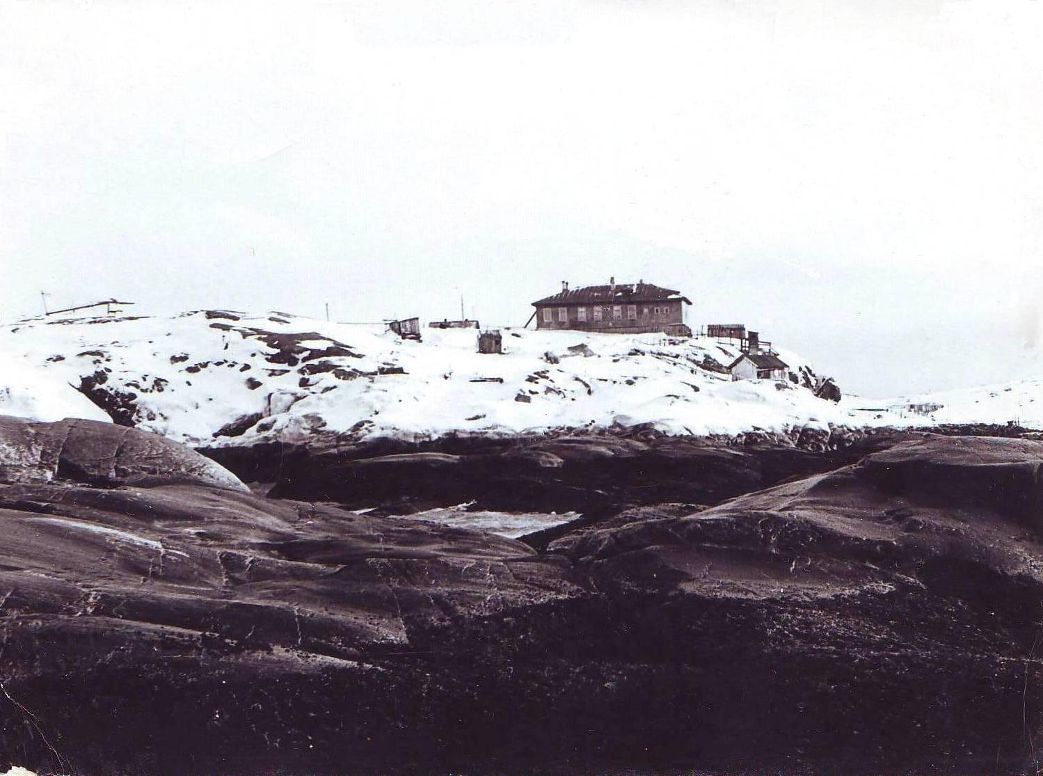 Bolshoy Oleniy Island