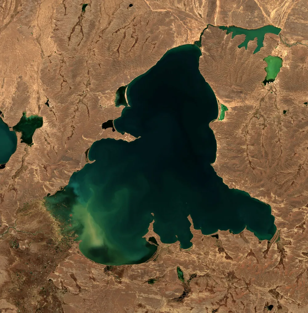 Ngoring Lake